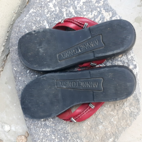 Minnetonka women's leather slip on sandal thong size 11. Western, boho. - Picture 4 of 5